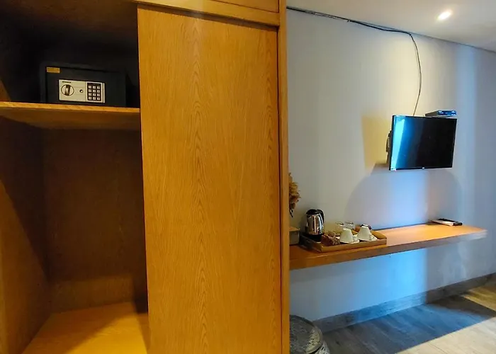 Hotel Locomotive And By Eps 4*