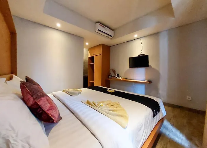 Hotel Locomotive And By Eps 4*